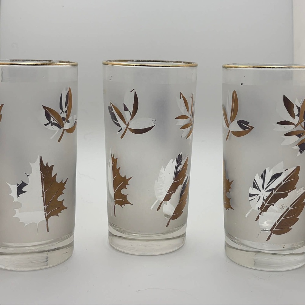 🍂 Vintage Frosted Leaf Tumblers w/ Gold Rim – Set of 3